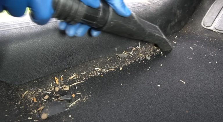 How to Clean Fabric Car Mats
