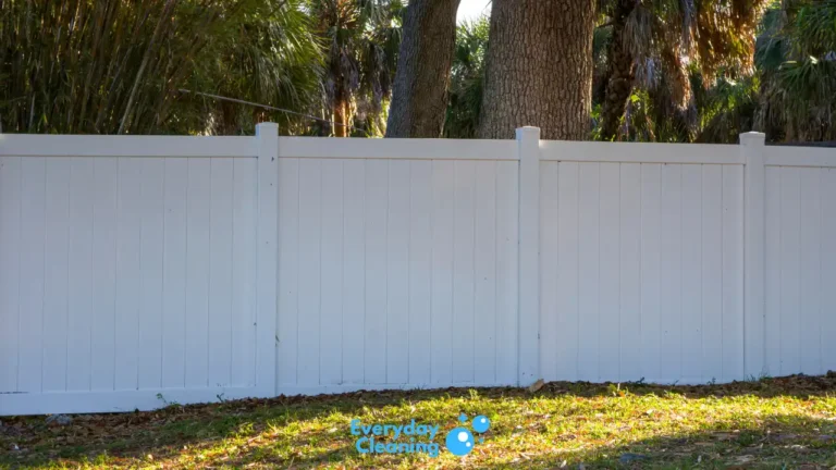 How to Clean Vinyl Fence
